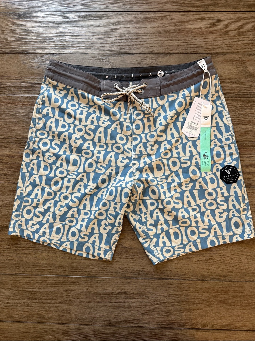 VISSLA Blue and Cream Aloha Logo Swim Hybrids